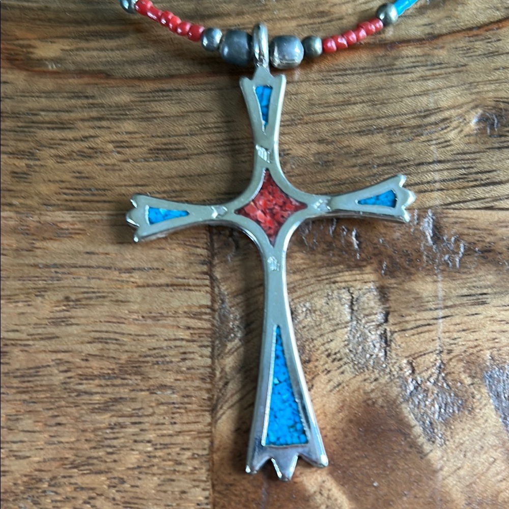 Handmade Elegant Sterling Silver Cross Pendant Necklace with Intricate Design - Picture 2 of 9